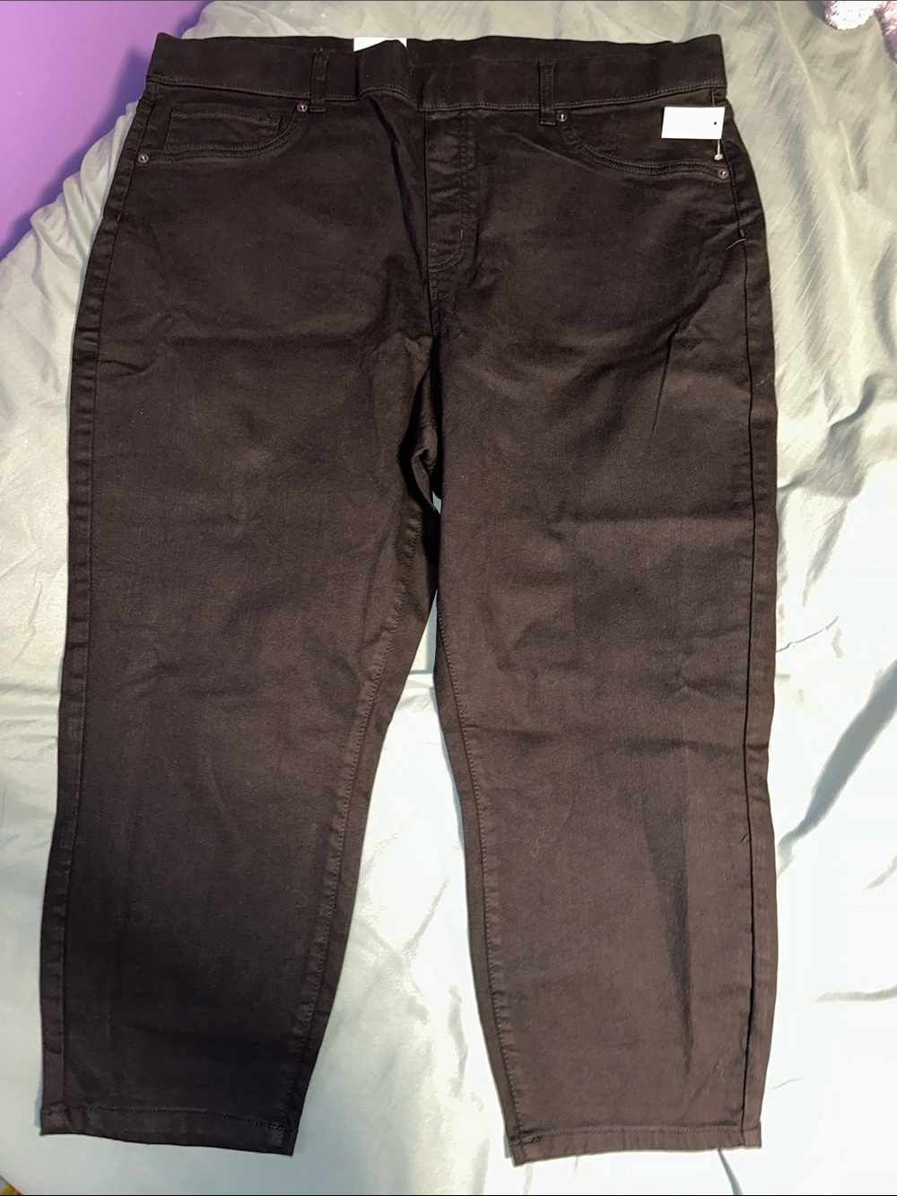 Time and Tru black high rise capri High-Rise Slim Leg Pants